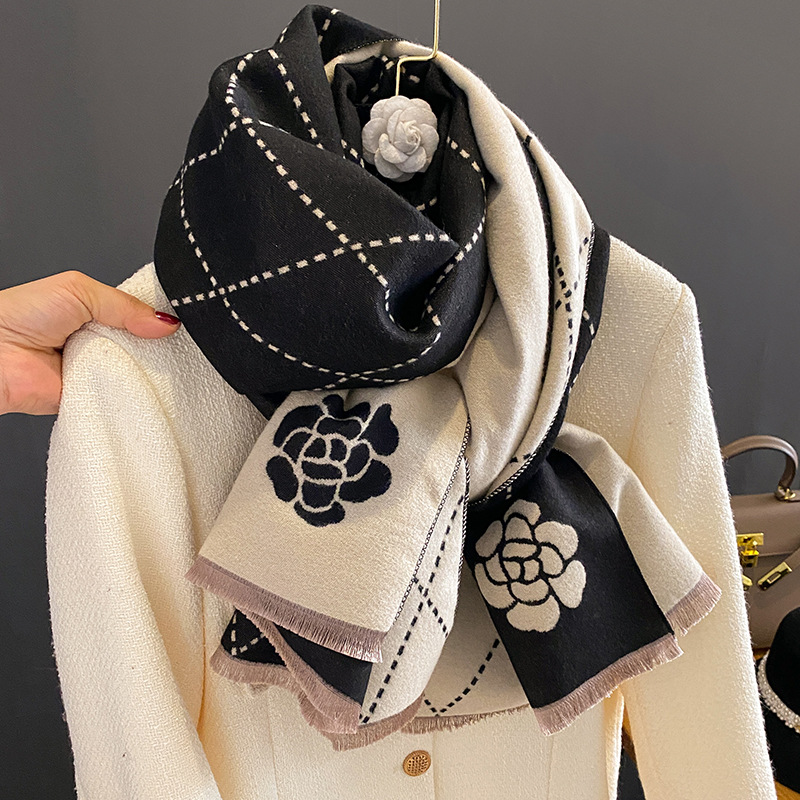 Woven Scarf Blanket - Kışlık Eşarp, Kadınlar için Lüks Çiçek